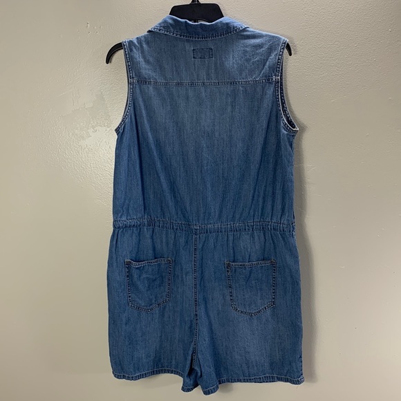 Universal Thread Women’s Blue Denim Sleeveless Half Button Down Romper Size M - Picture 4 of 11